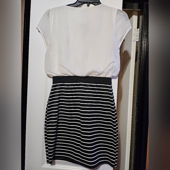 Junior's Midi length formal dress - Picture 4 of 5